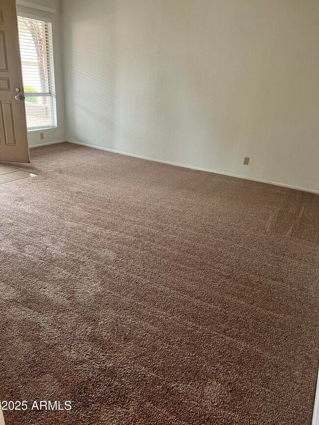 Foto del edificio - 99 N Cooper Rd