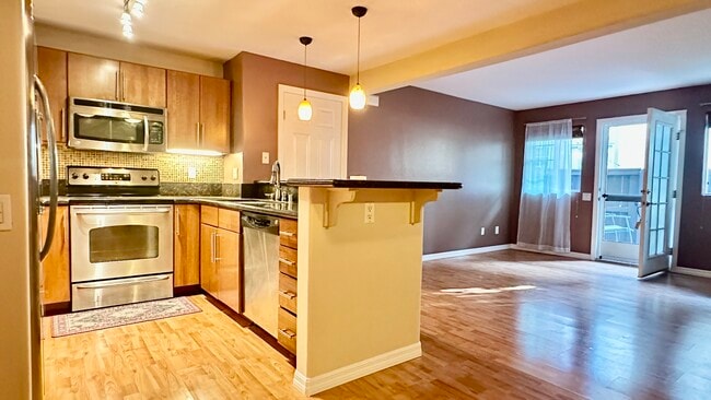 Building Photo - 5404 Balboa Arms Dr