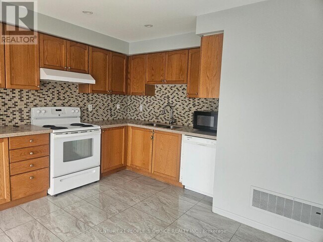 Photo du bâtiment - 24 John W Taylor Ave