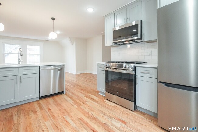 Foto del edificio - 56 Pendleton St