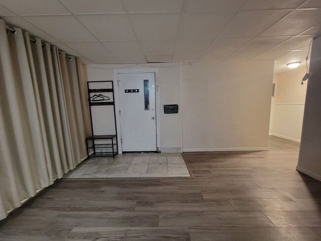 Building Photo - 901 Lathrop St