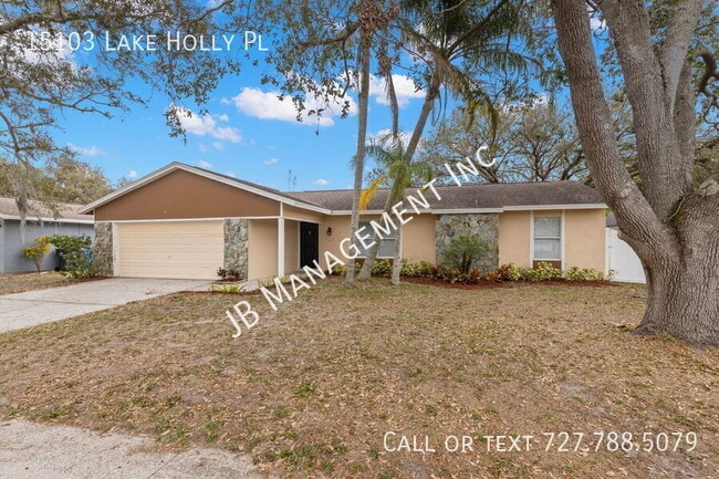 Foto del edificio - 15103 Lake Holly Pl