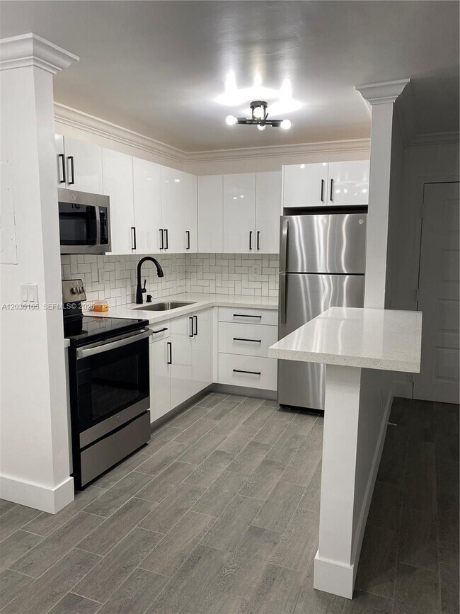 Foto del edificio - 15550 SW 80th St