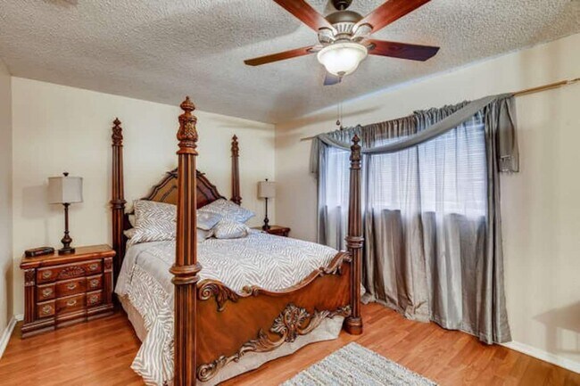 Bedroom - 8114 Pemberton St