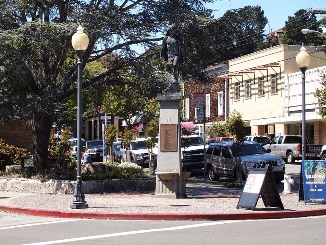 Building Photo - Washington Ave 212-218