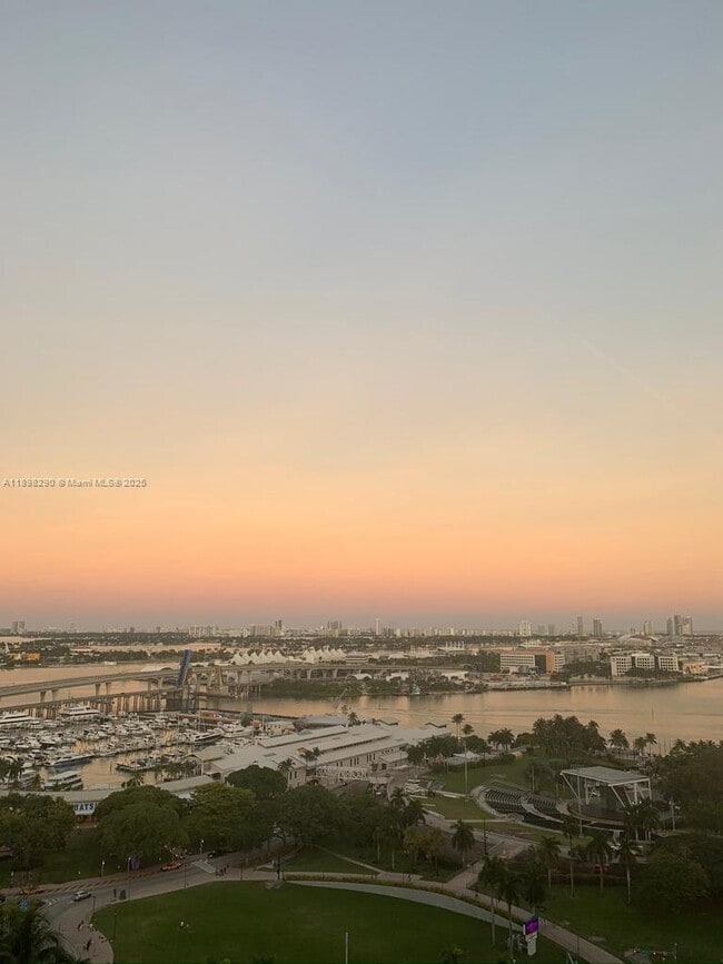 Foto del edificio - 253 NE 2nd St