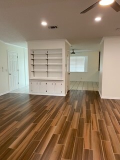 Foto del edificio - 228 E Greenfield Dr