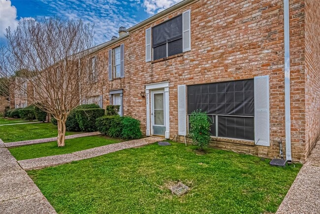 Building Photo - 4212 Belle Park Dr
