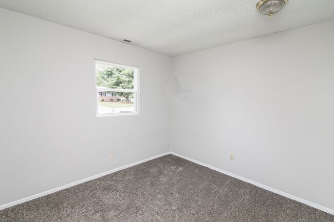 Building Photo - 1108 Bryn Mawr Ave