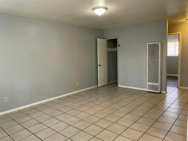 Building Photo - 850 Prescott Way