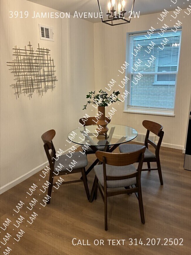 Foto del edificio - 3919 Jamieson Ave