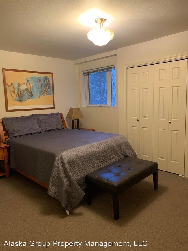 Building Photo - 1 br, 1.5 bath House - 2100 Northstar