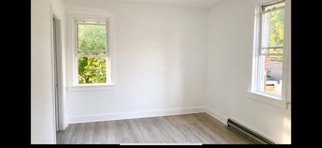 Foto del edificio - 709 Carothers Ave