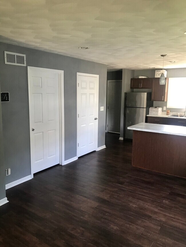 Dining room - 214 N Horsman St