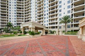 Building Photo - 8787 Bay Colony Dr