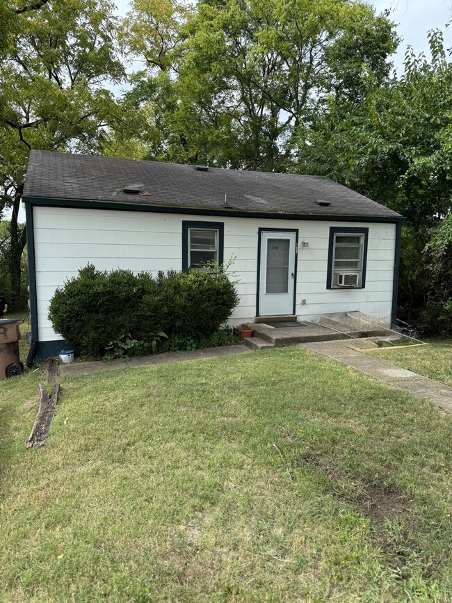 Building Photo - 509 Weakley Ave