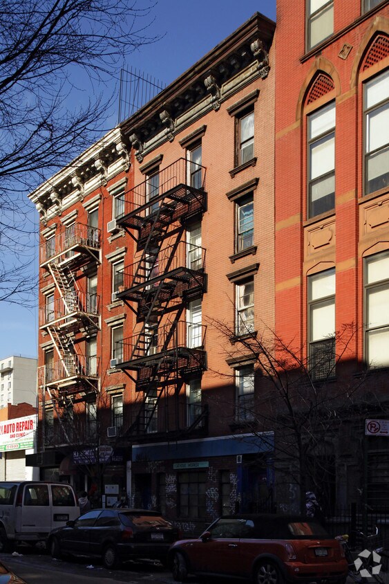 Foto del edificio - 36 E 1st St