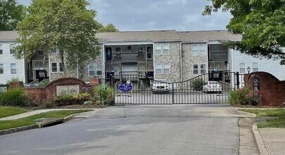 Building Photo - 2414 Lake Park Rd
