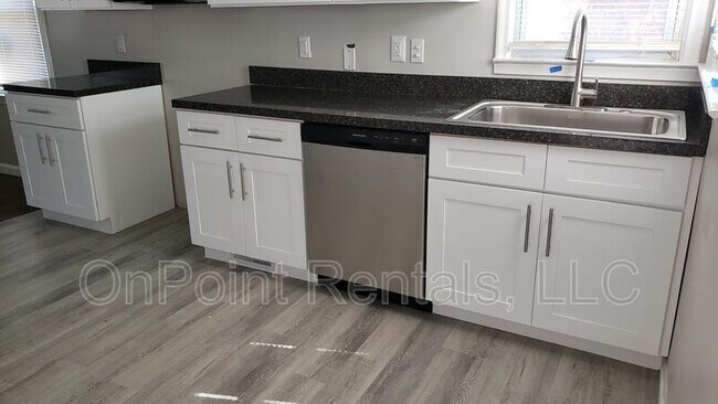 Foto del edificio - 11357 Winston Ave