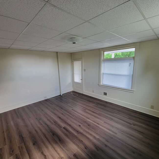 Foto del edificio - 138 N 7th St