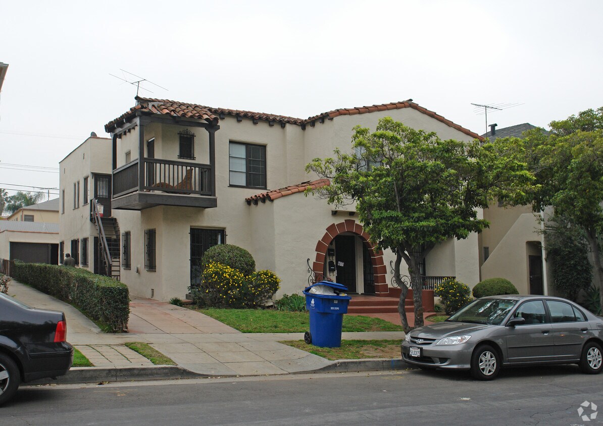 Primary Photo - 530 N Genesee Ave