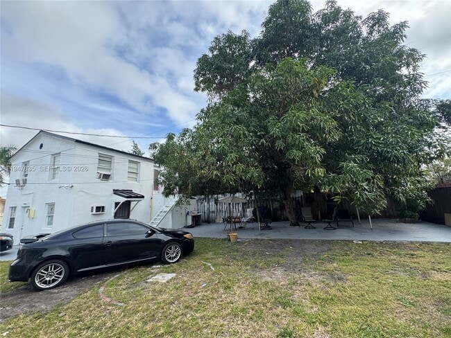 Foto del edificio - 921 N 17th Ct