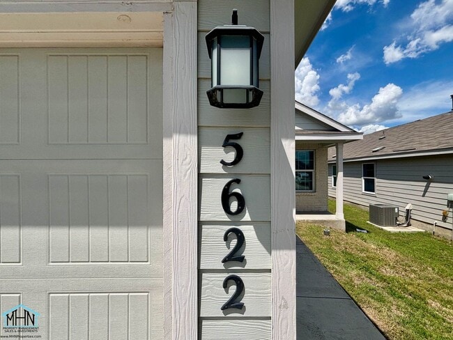 Photo - Live in Luxury in this beautiful 3bed/2bat... House