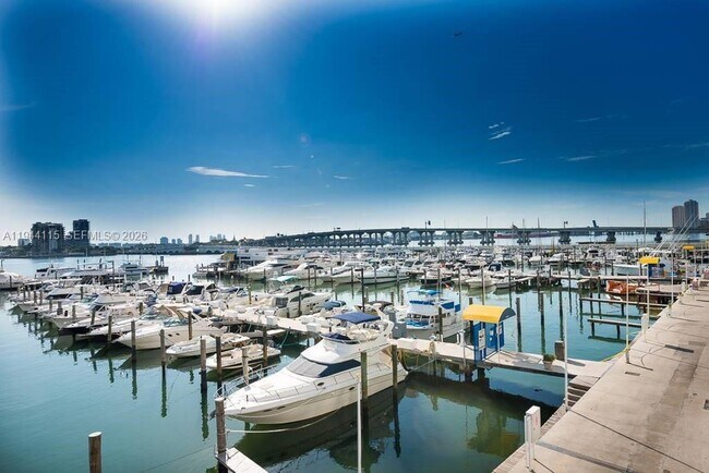 Foto del edificio - 1717 N Bayshore Dr