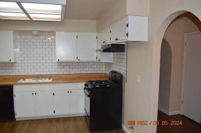 Foto del edificio - 1569 Grapevine Dr
