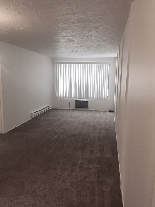 Building Photo - 732 S 400 E