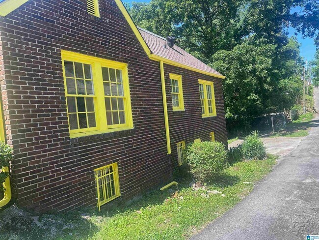 Building Photo - 3212 Avenue S