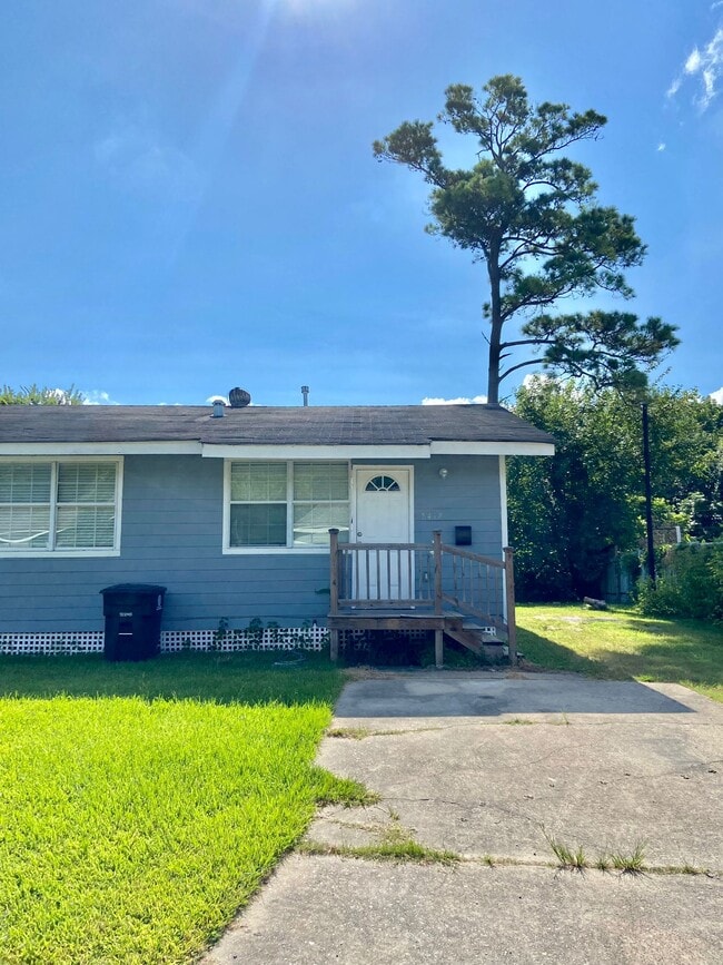 Building Photo - 8432 Garland St