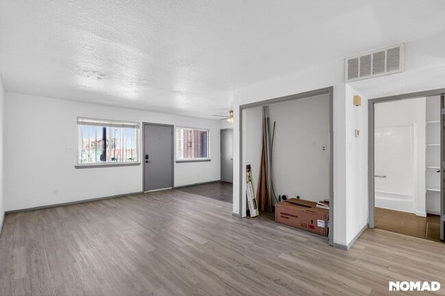 Building Photo - 1133 Kentucky St SE