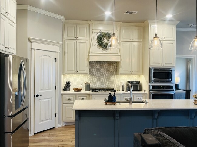 Building Photo - 11824 Loren Brook Ln