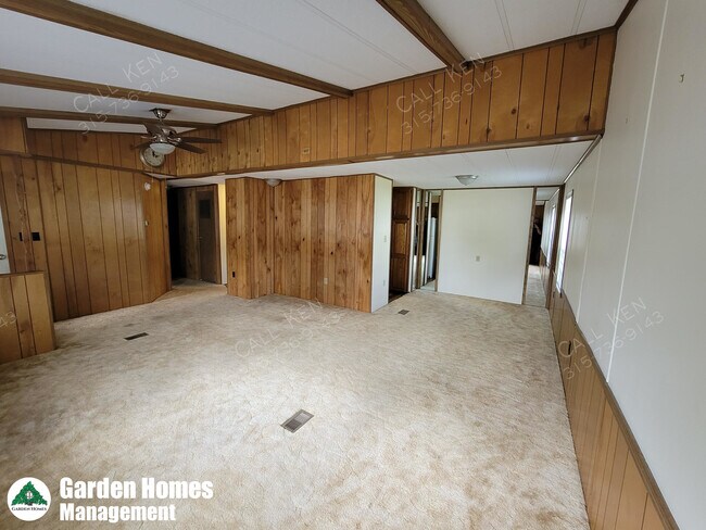 Building Photo - 3 Blossom Ln