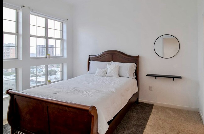 Foto del edificio - 3225 Turtle Creek Blvd