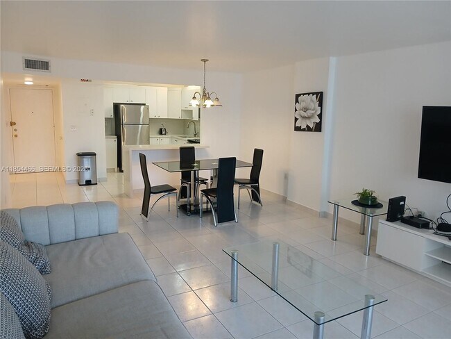 Foto del edificio - 2780 NE 183rd St