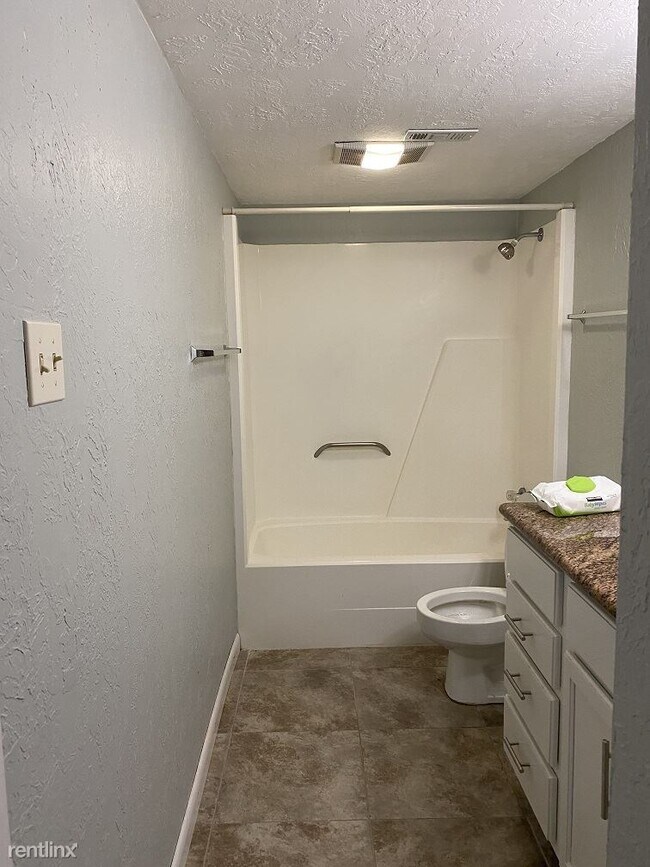 Foto del edificio - 2 br, 2 bath Townhome - 309 Spruce St Apt A