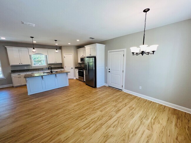 Building Photo - 418 Palm Island Dr