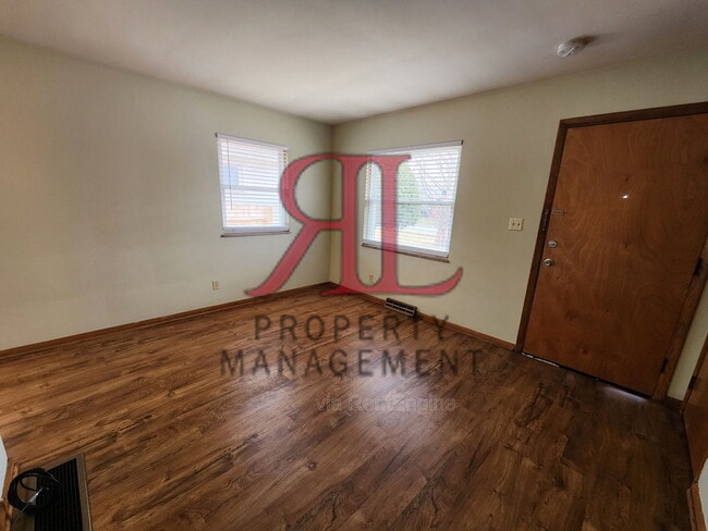 Building Photo - 3023 Darfield Pl