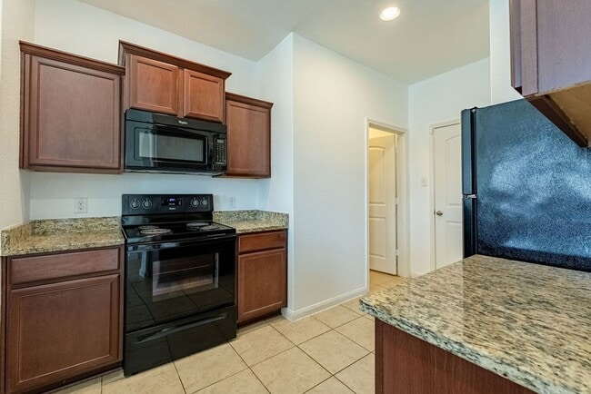 Building Photo - Beautiful 3 bedroom, 2 bathroom home in Manor!!!