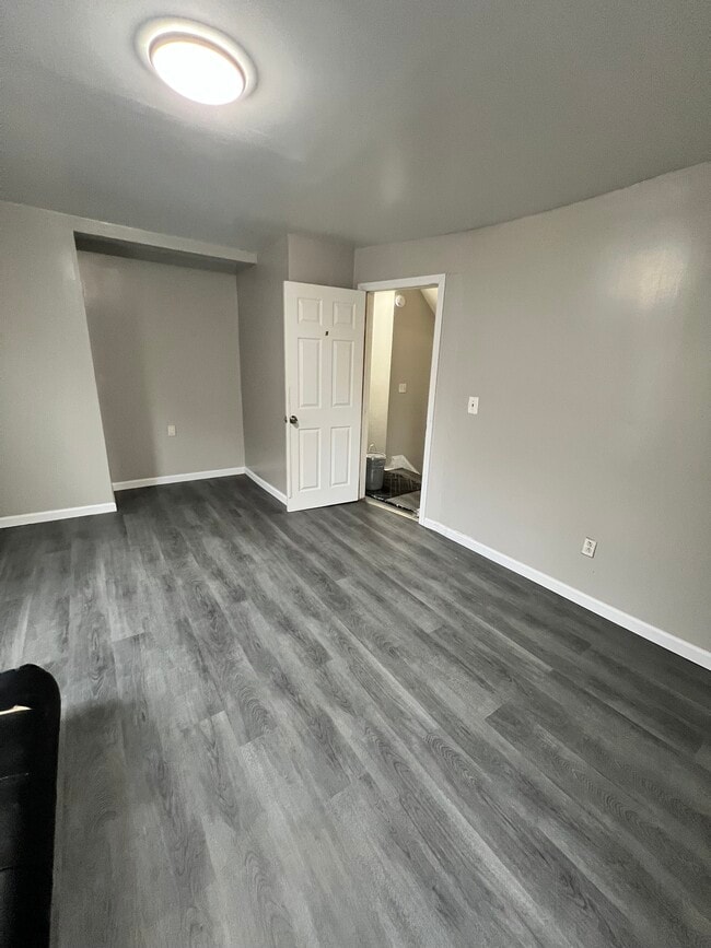 Building Photo - 11832 Farmers Blvd