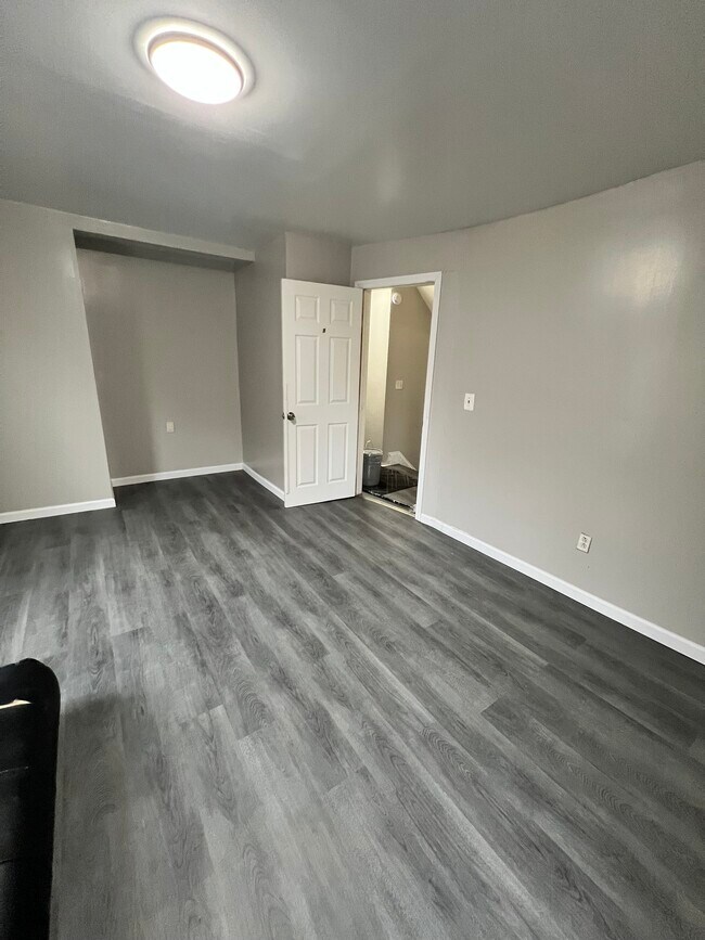 Foto del edificio - 11832 Farmers Blvd