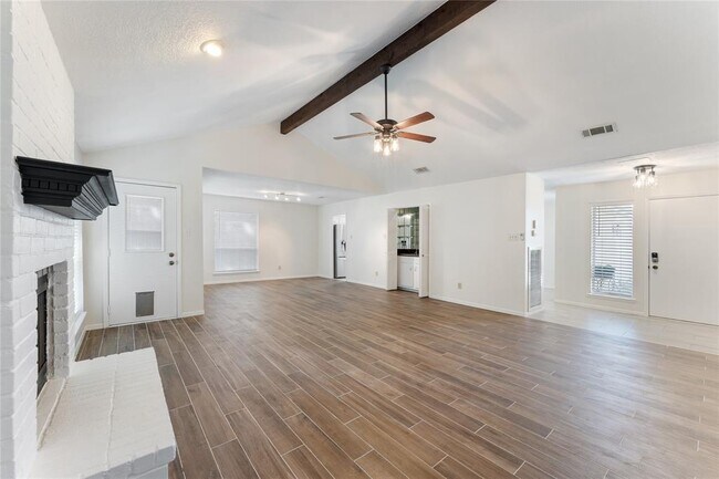 Foto del edificio - 15406 Willow River Dr
