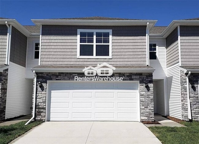 Building Photo - 2124 Bugge Dr