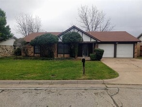 Building Photo - 3615 Ceran Dr