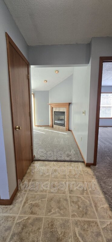 Foto del edificio - 5309 Myanna Ln