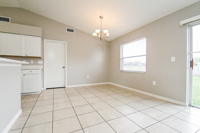 Foto del edificio - 6621 Shepherd Oaks Pass