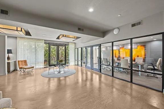 Foto del edificio - 2727 Commercial Center Blvd