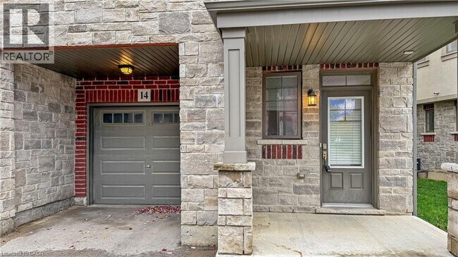 Photo du bâtiment - 14 Whaley Ln